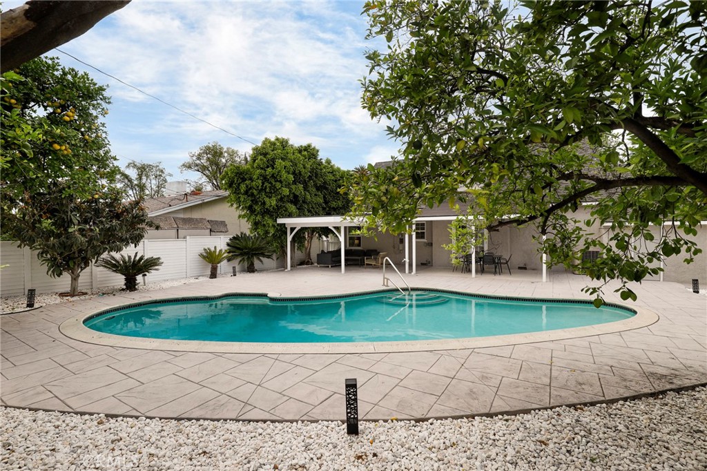 Property photo 38