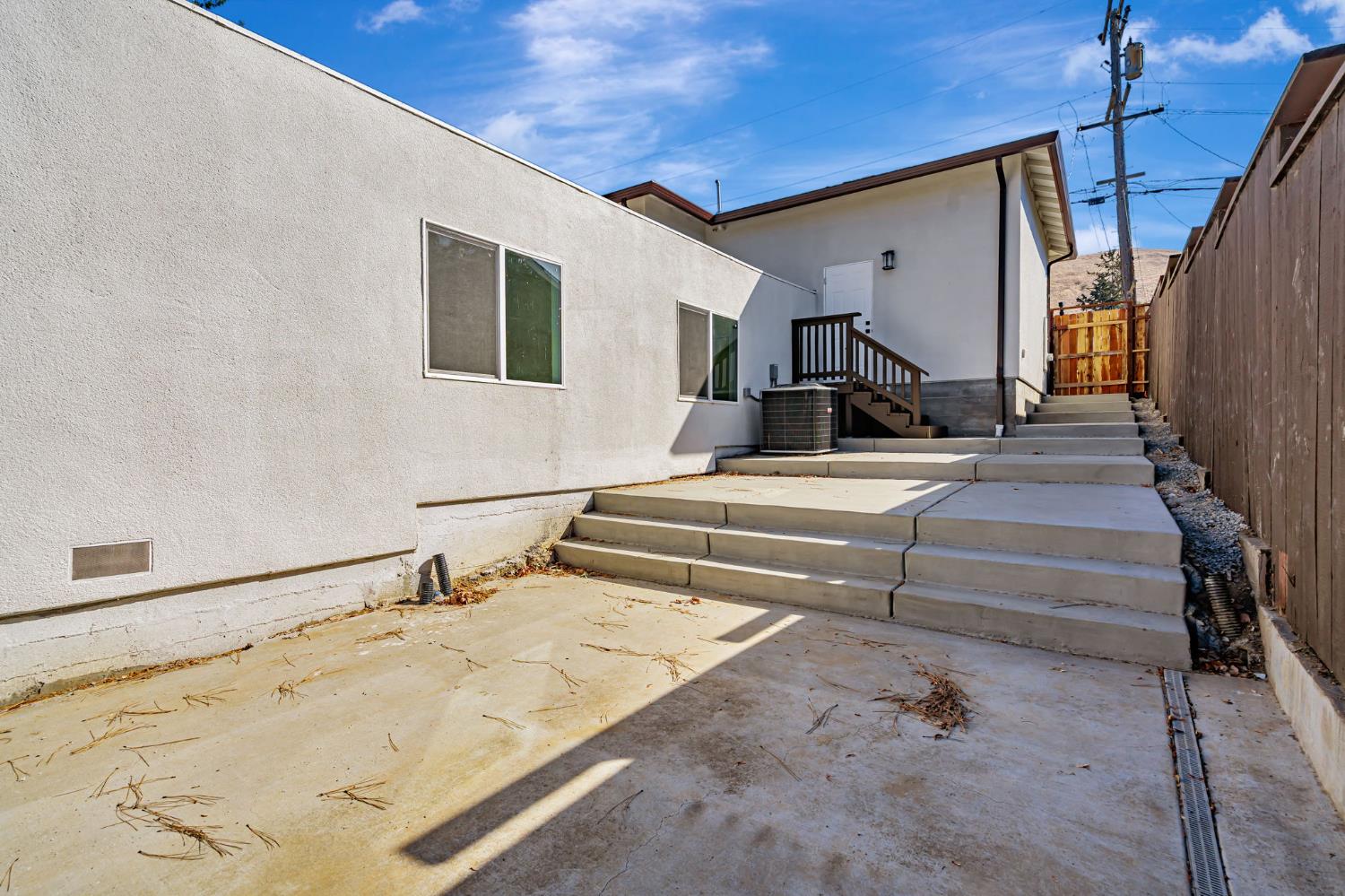 Property photo 37