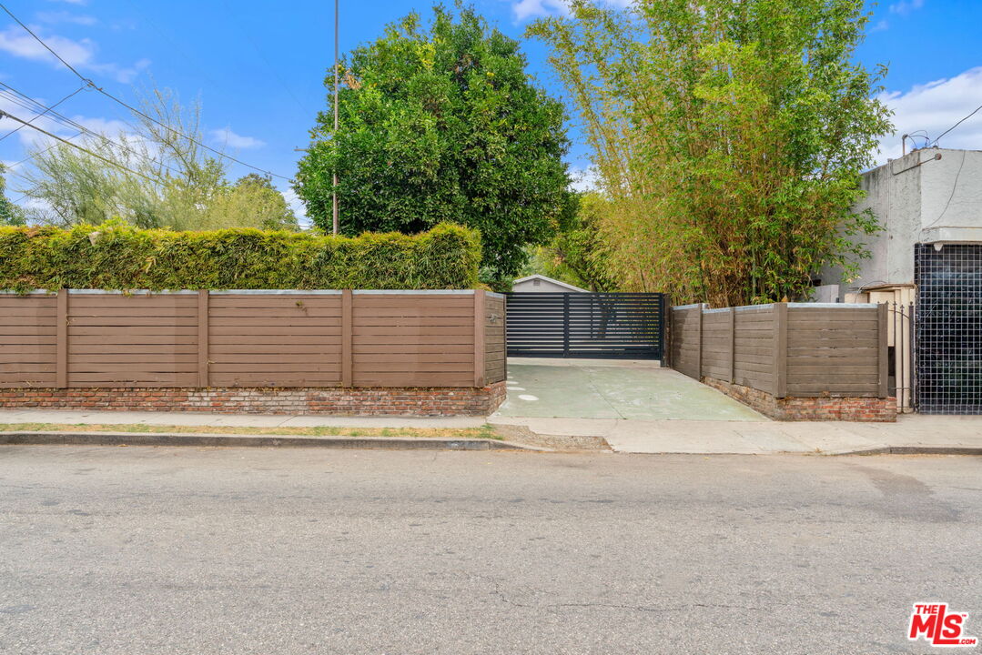 Property photo 37