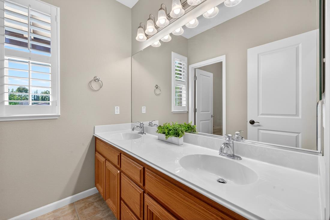 Property photo 46