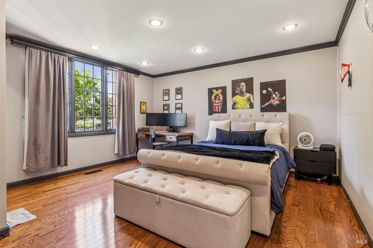 Property photo 33