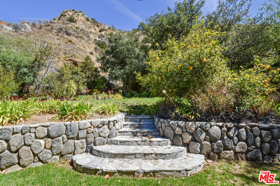 Property photo 25