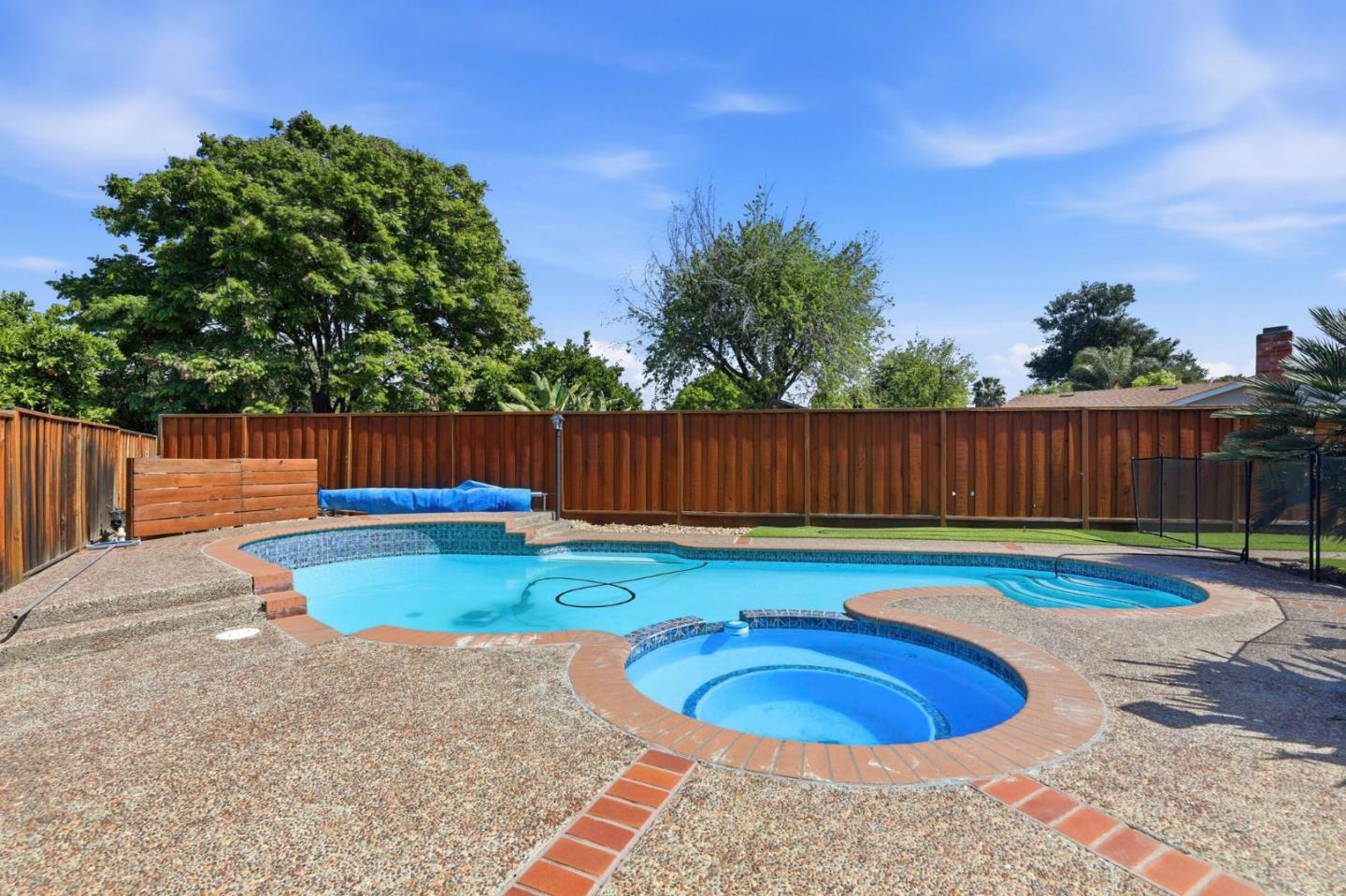 Property photo 33