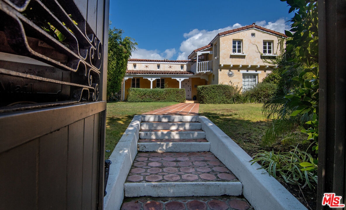 731 San Vicente Blvd, Santa Monica, CA 90402