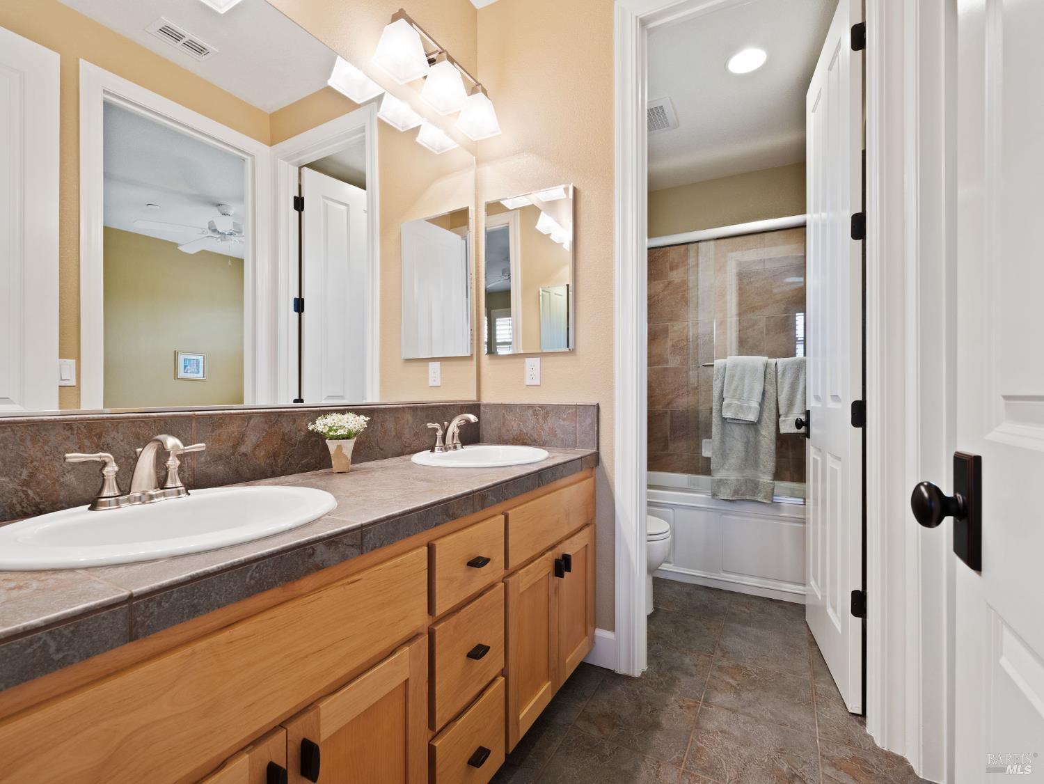 Property photo 35
