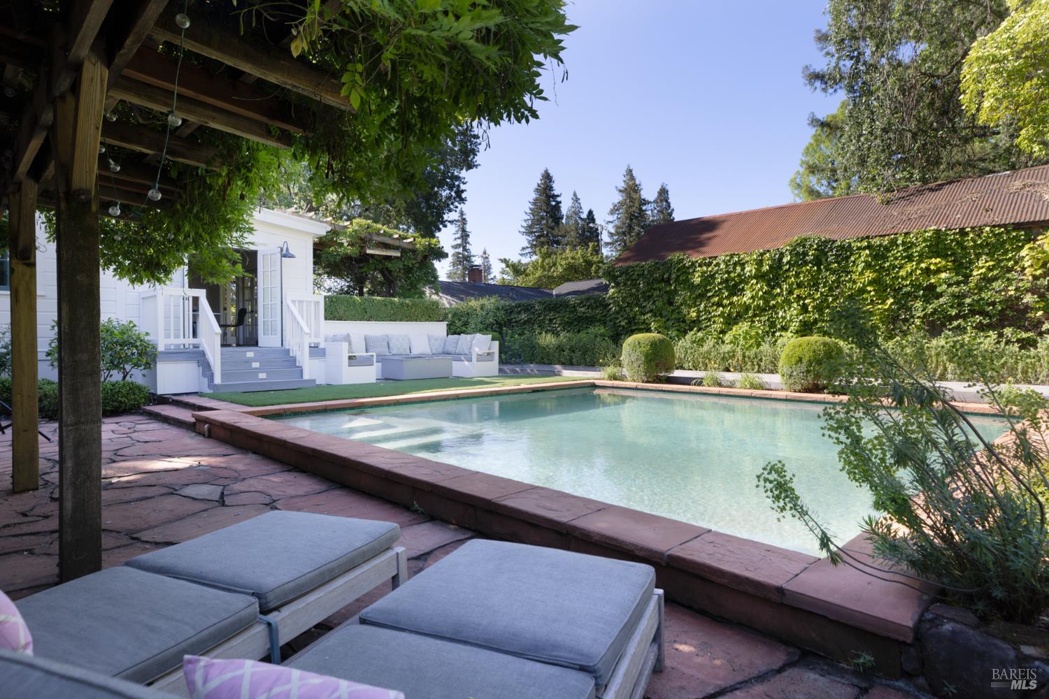 Property photo 35