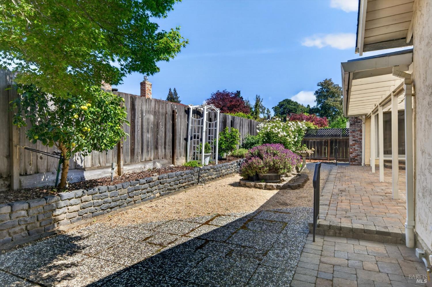 Property photo 38