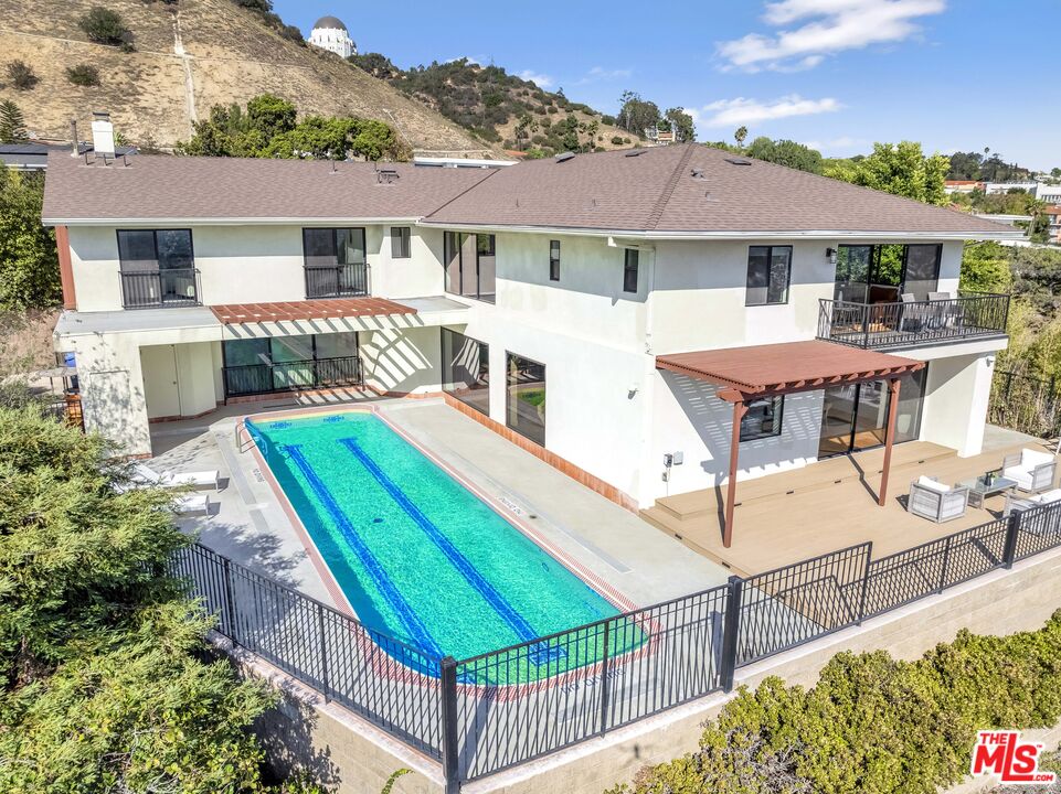 Property photo 35