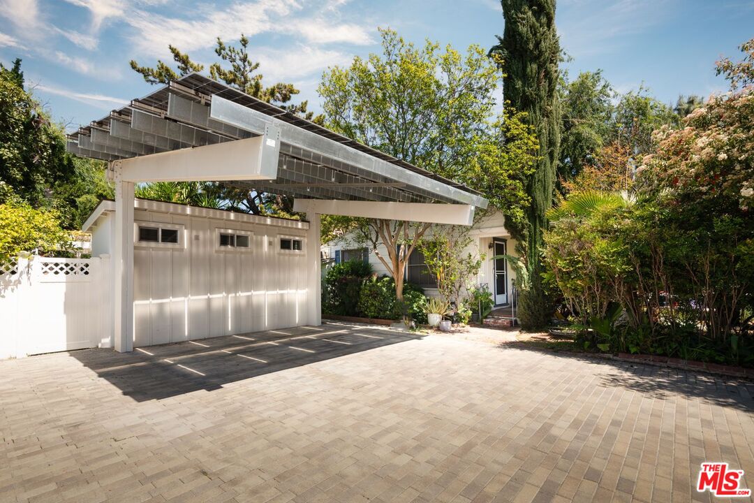 Property photo 32