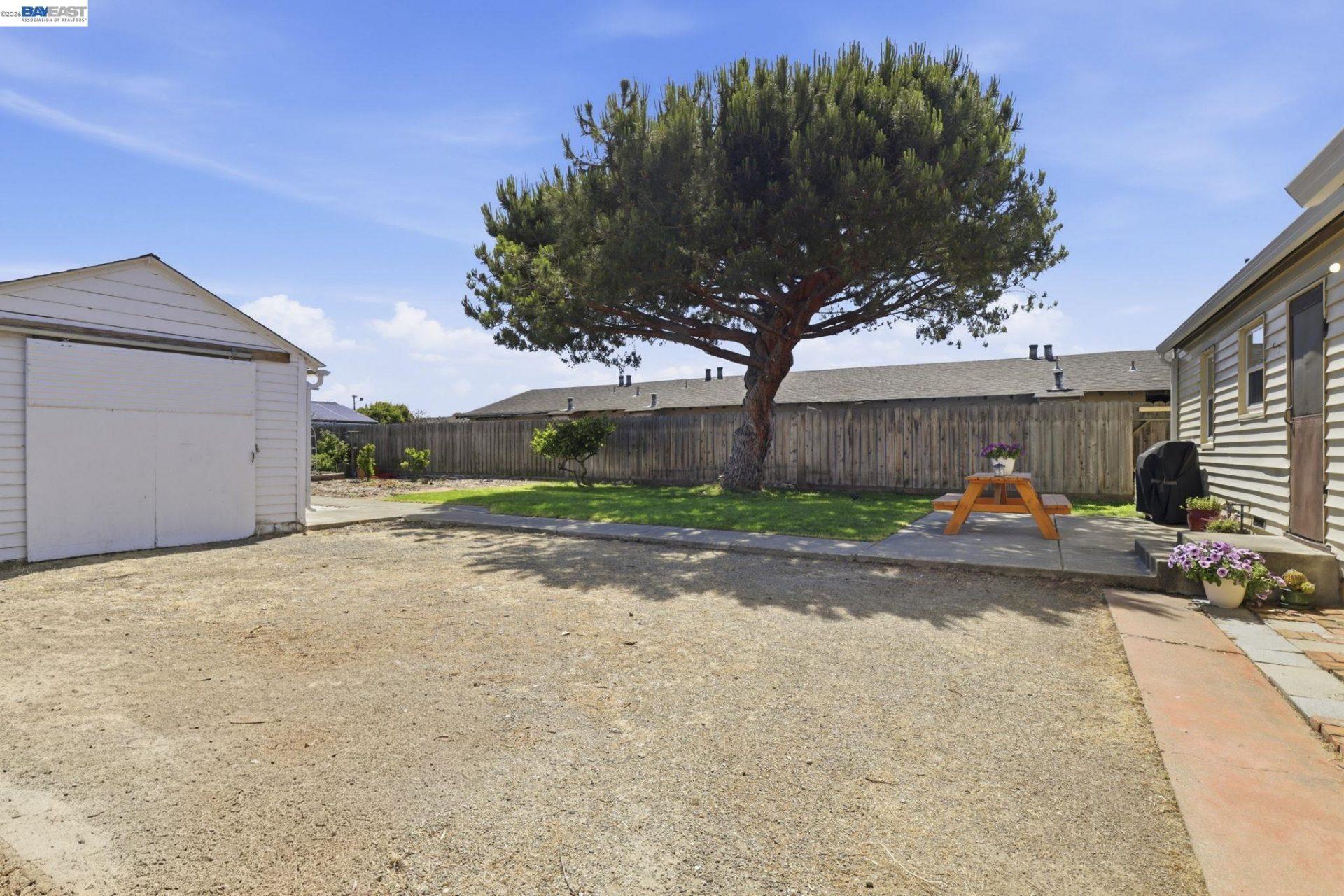 Property photo 31