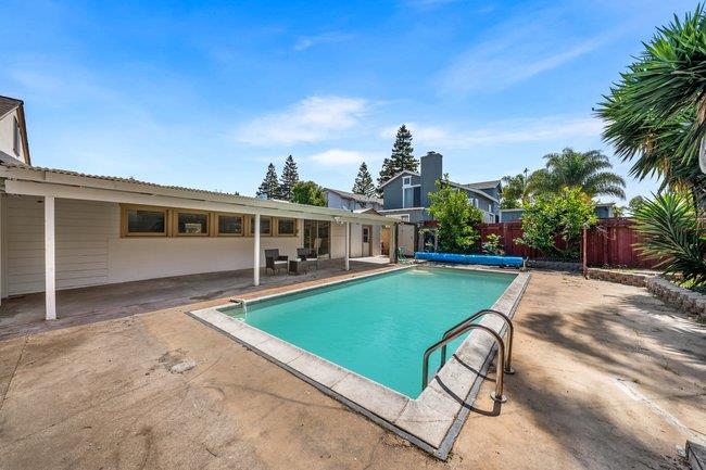 Property photo 35