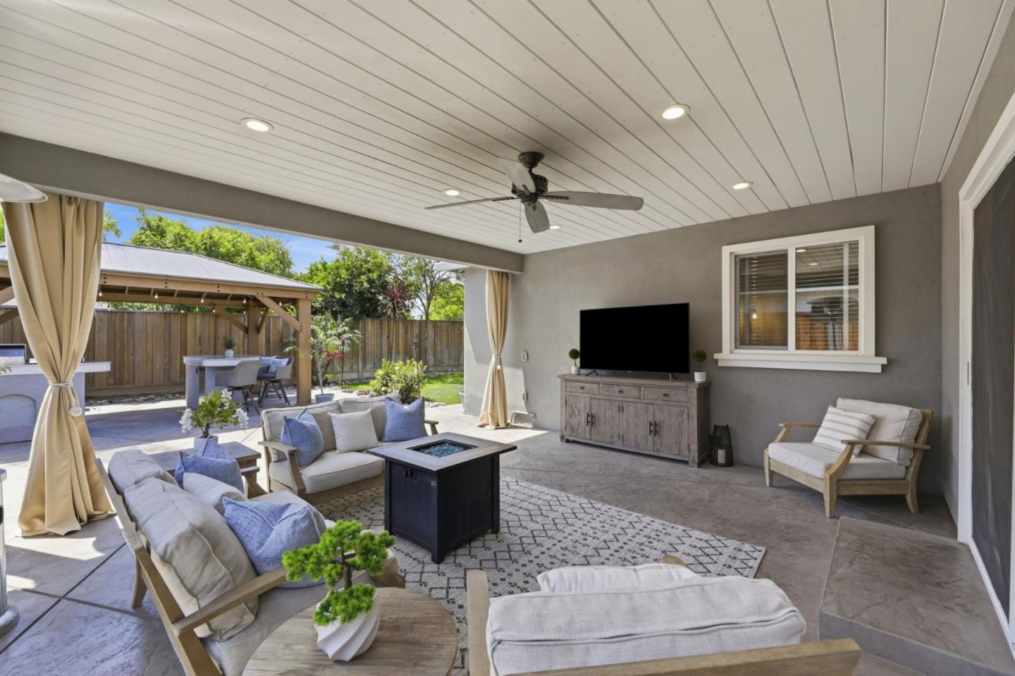 Property photo 33