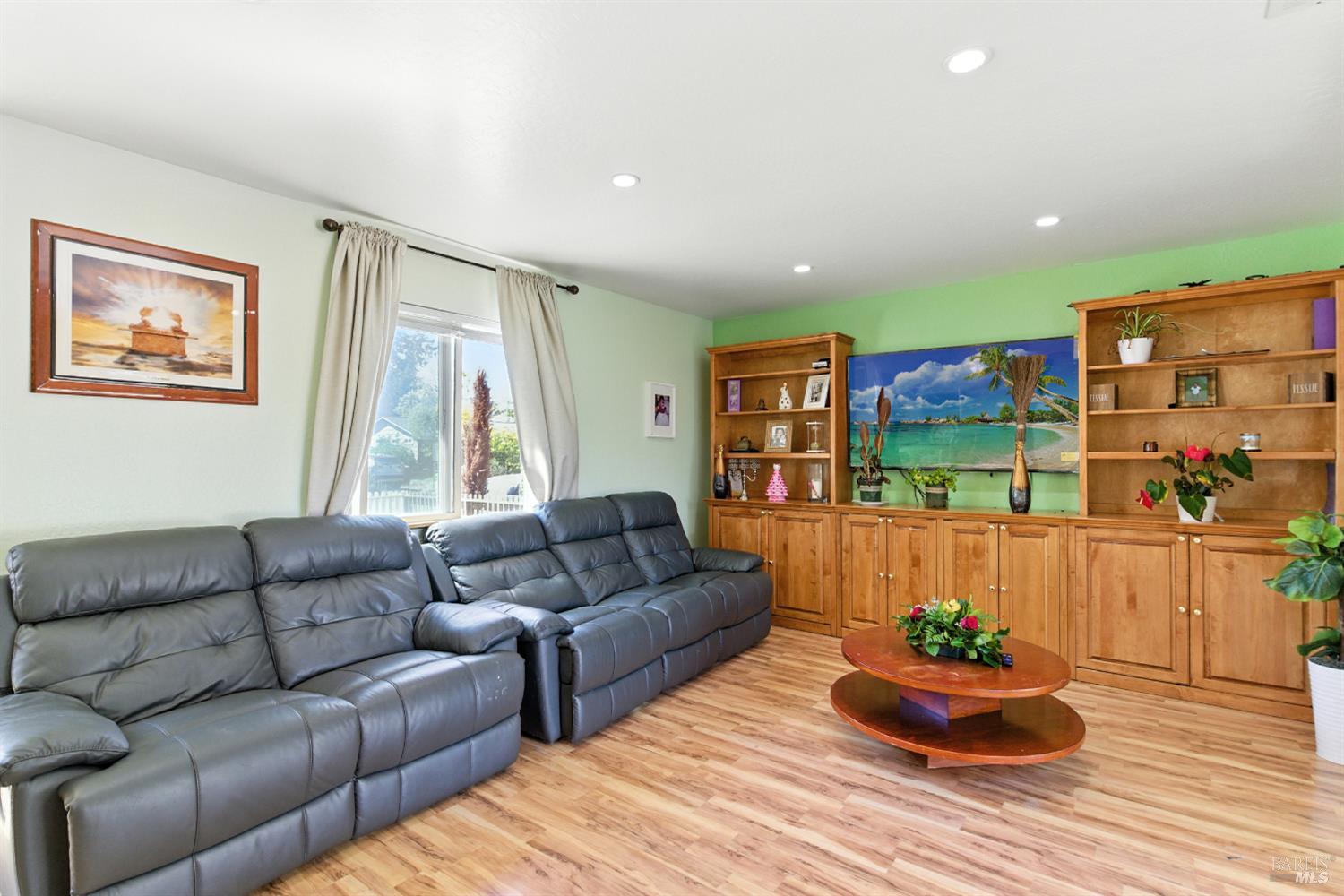 Property photo 31