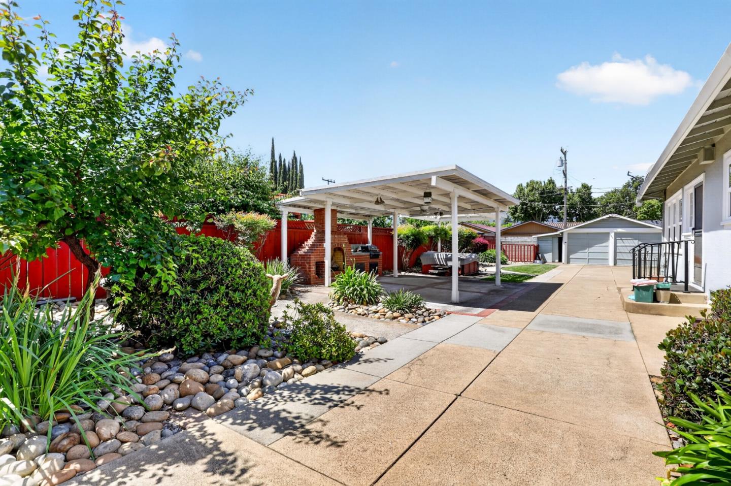 Property photo 32