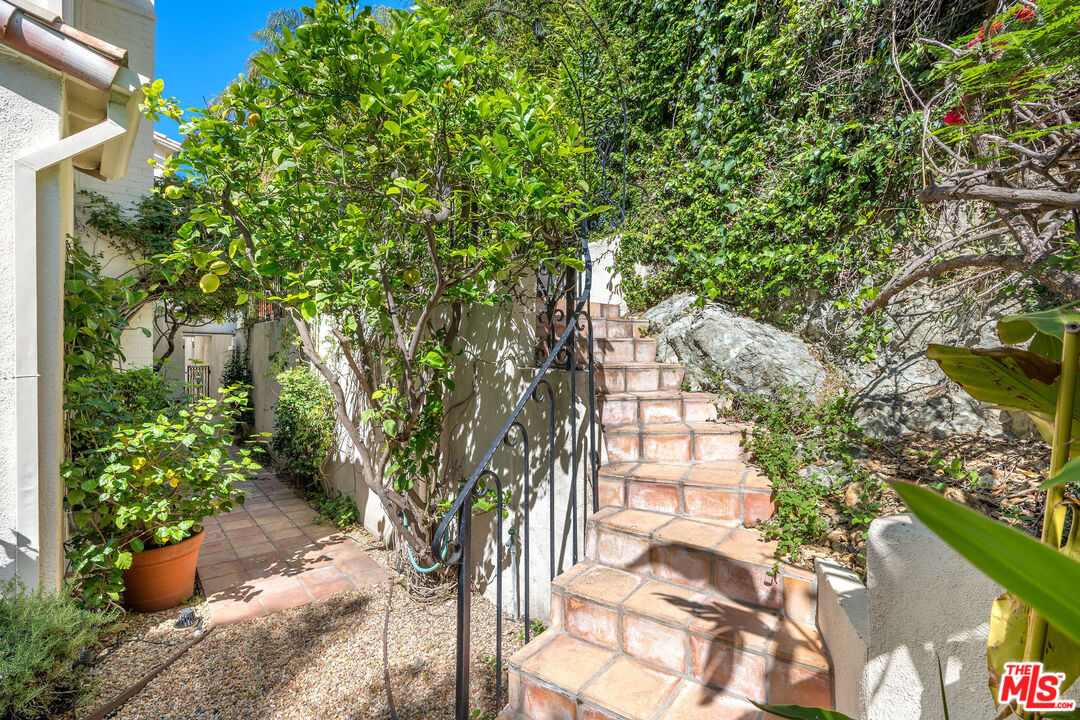 Property photo 35