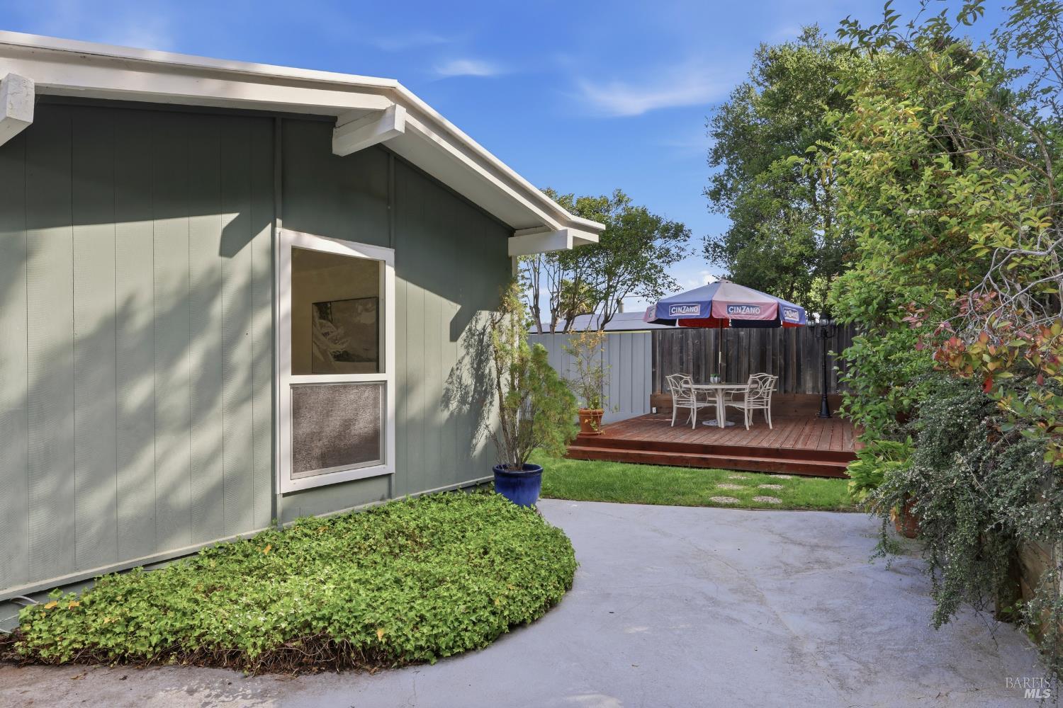 Property photo 44