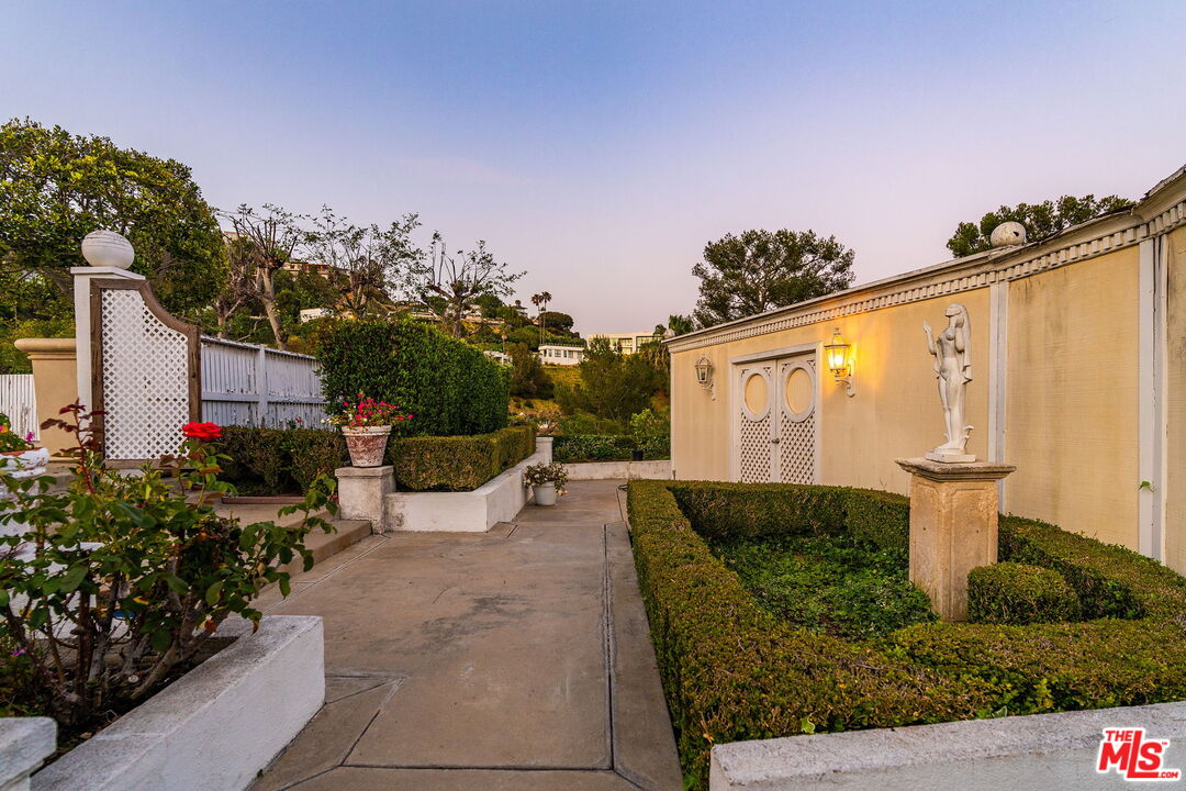 Property photo 44