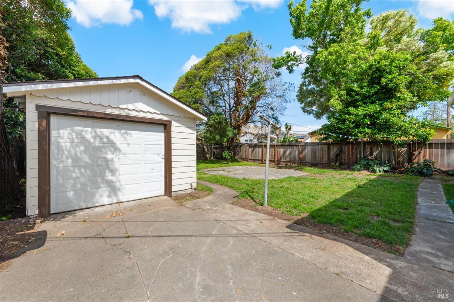 Property photo 25