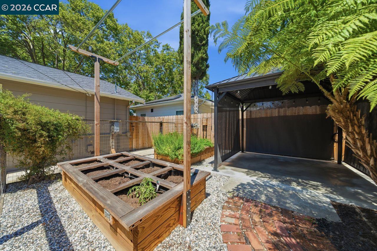 Property photo 44
