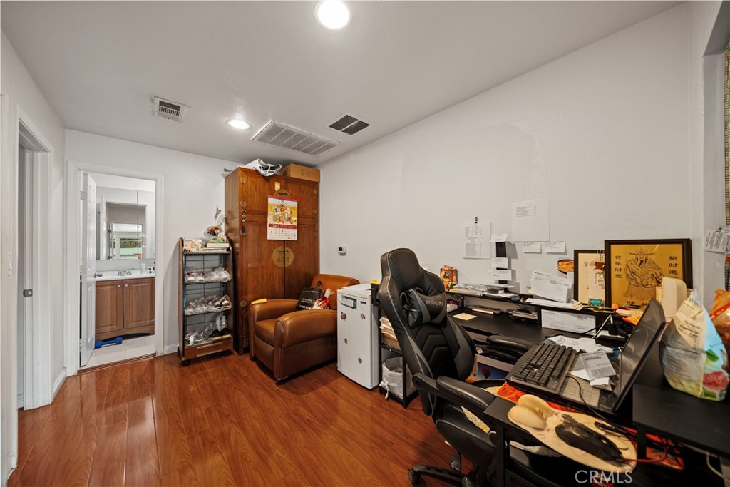 Property photo 34