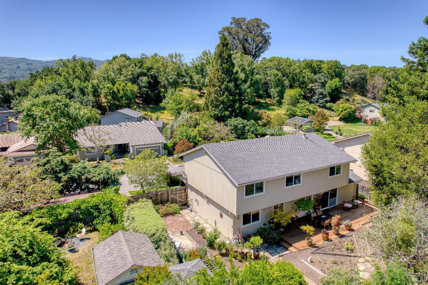 Property photo 35