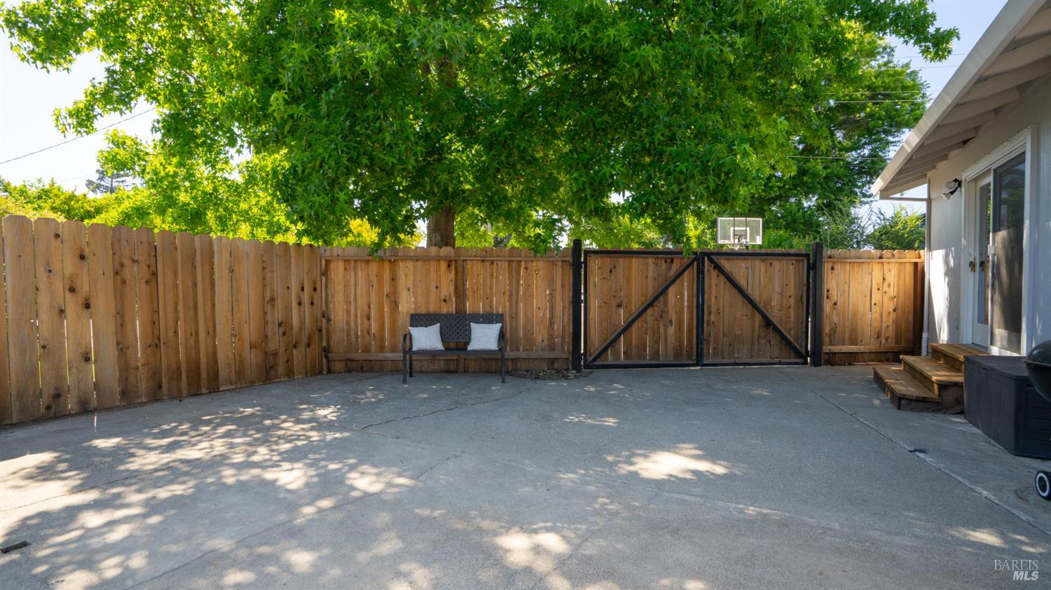 Property photo 32