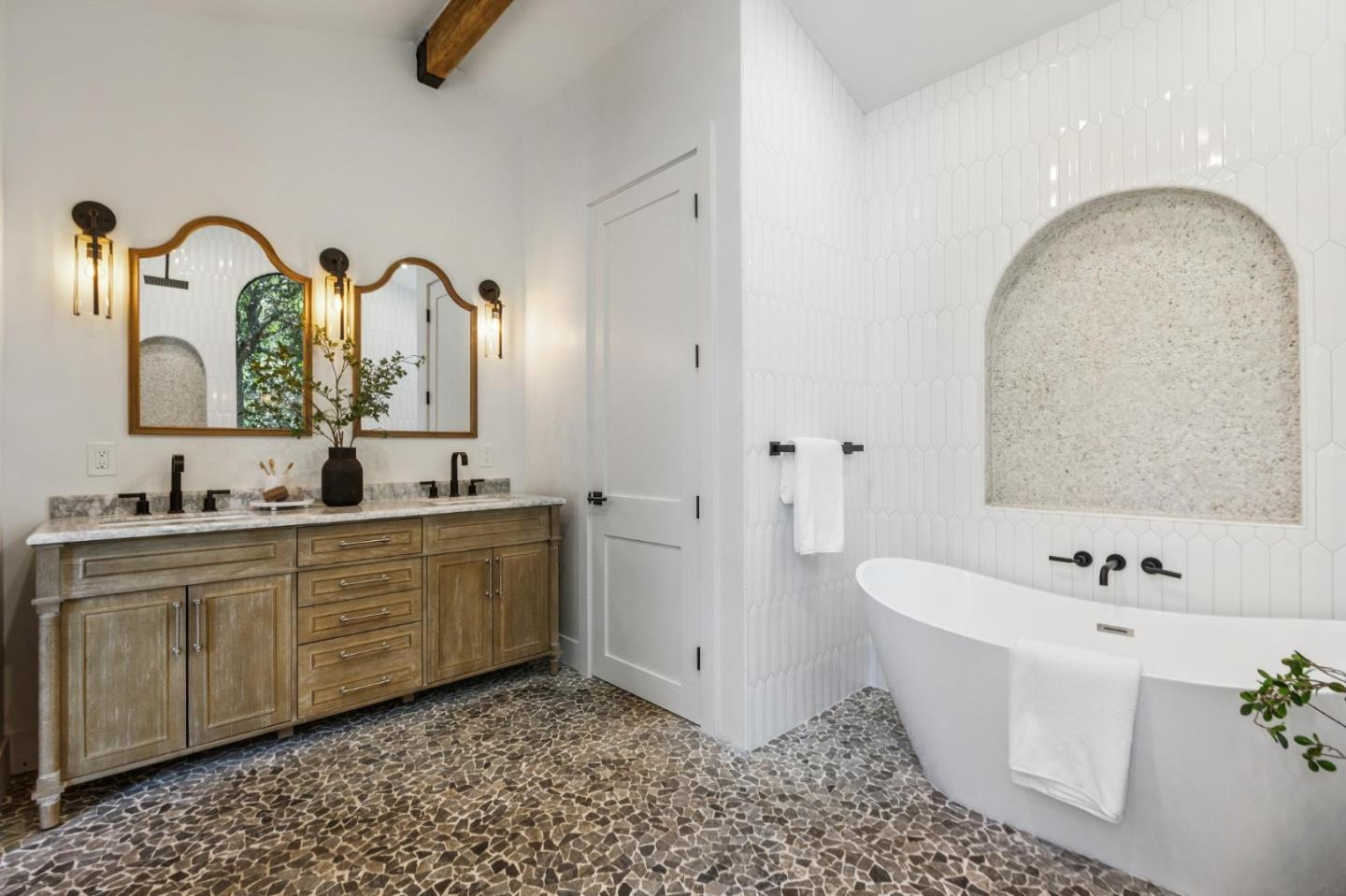 Property photo 44