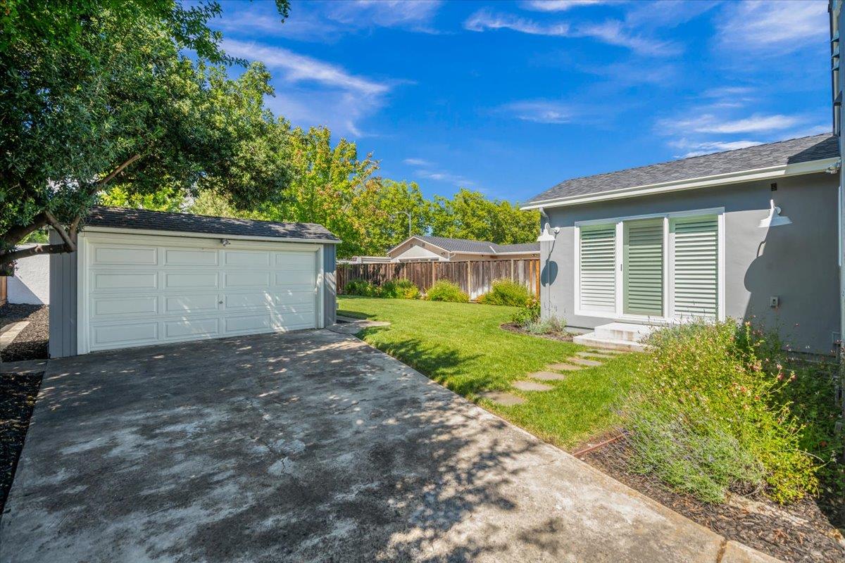 Property photo 33