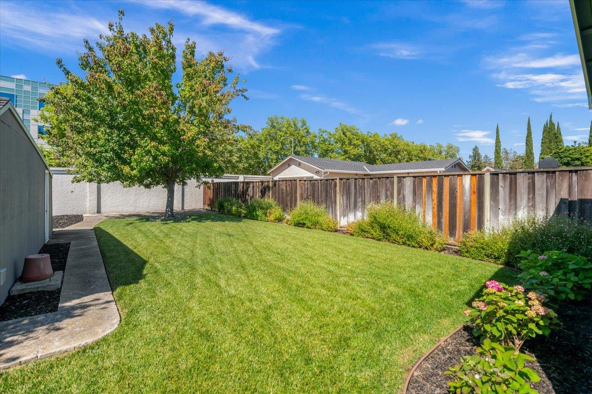 Property photo 35