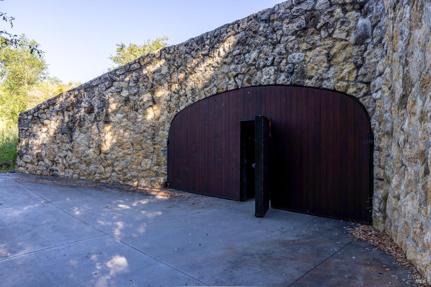 Property photo 31