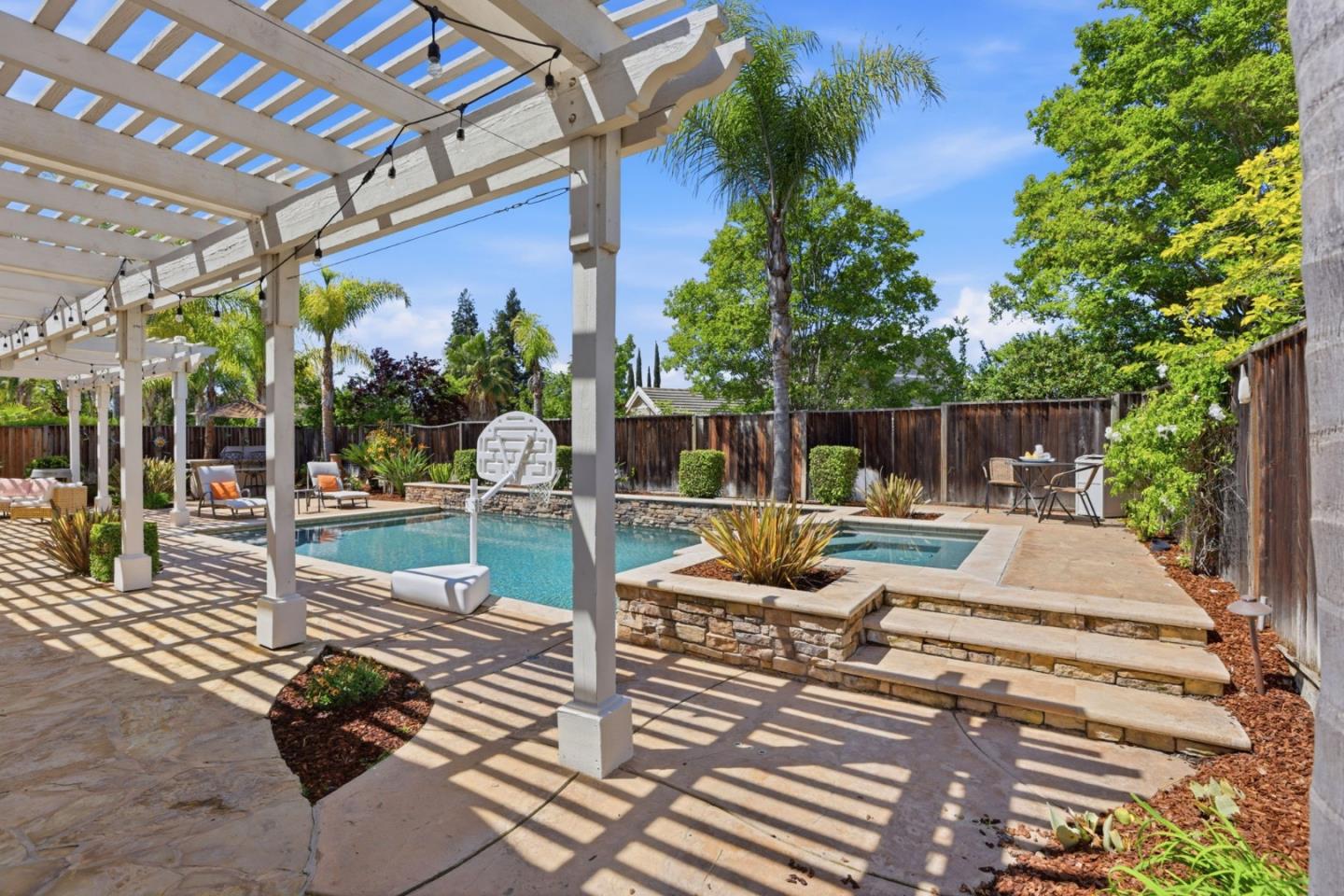 Property photo 38
