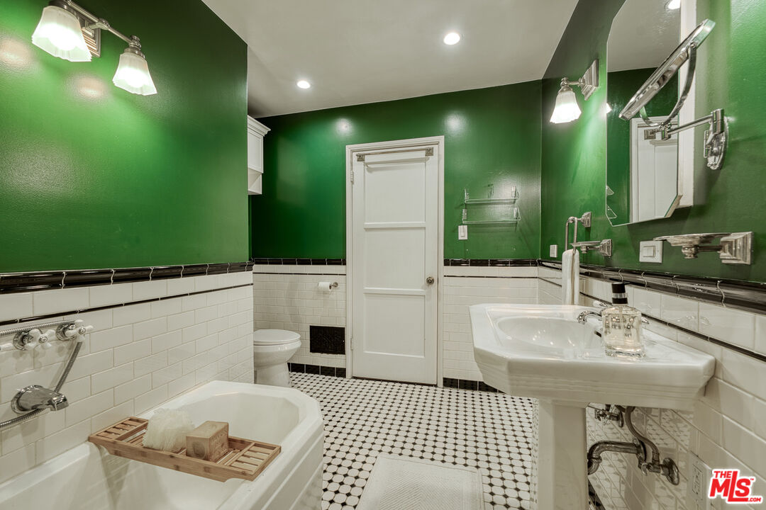 Property photo 44