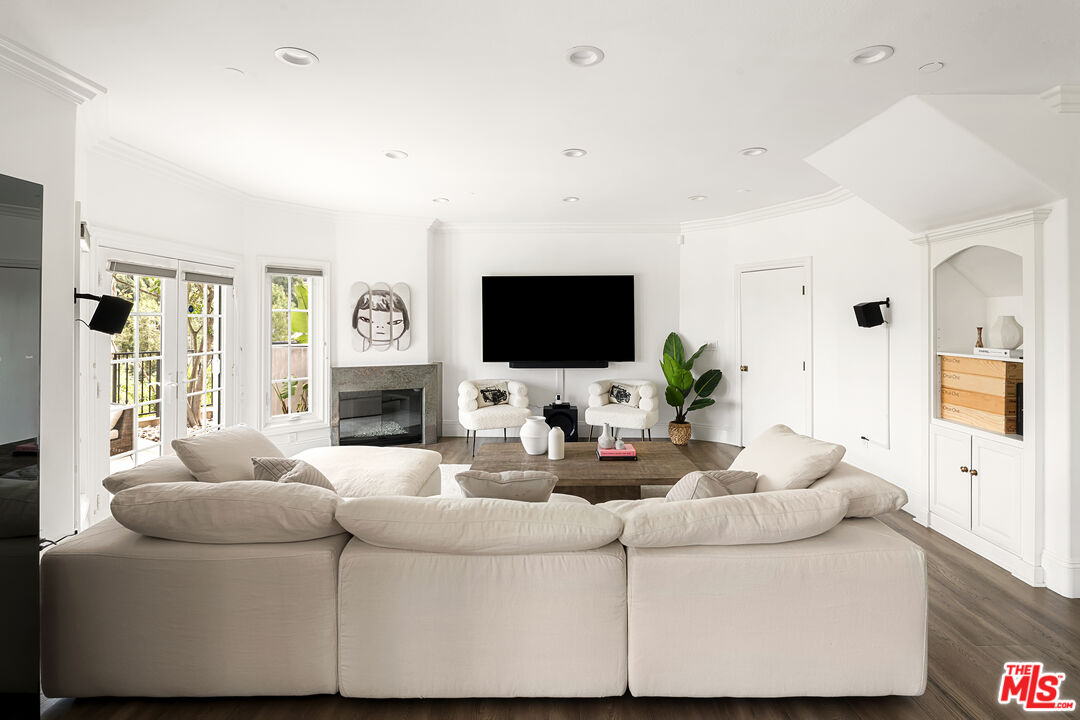 Property photo 28