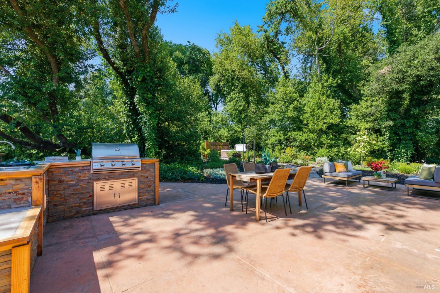 Property photo 33