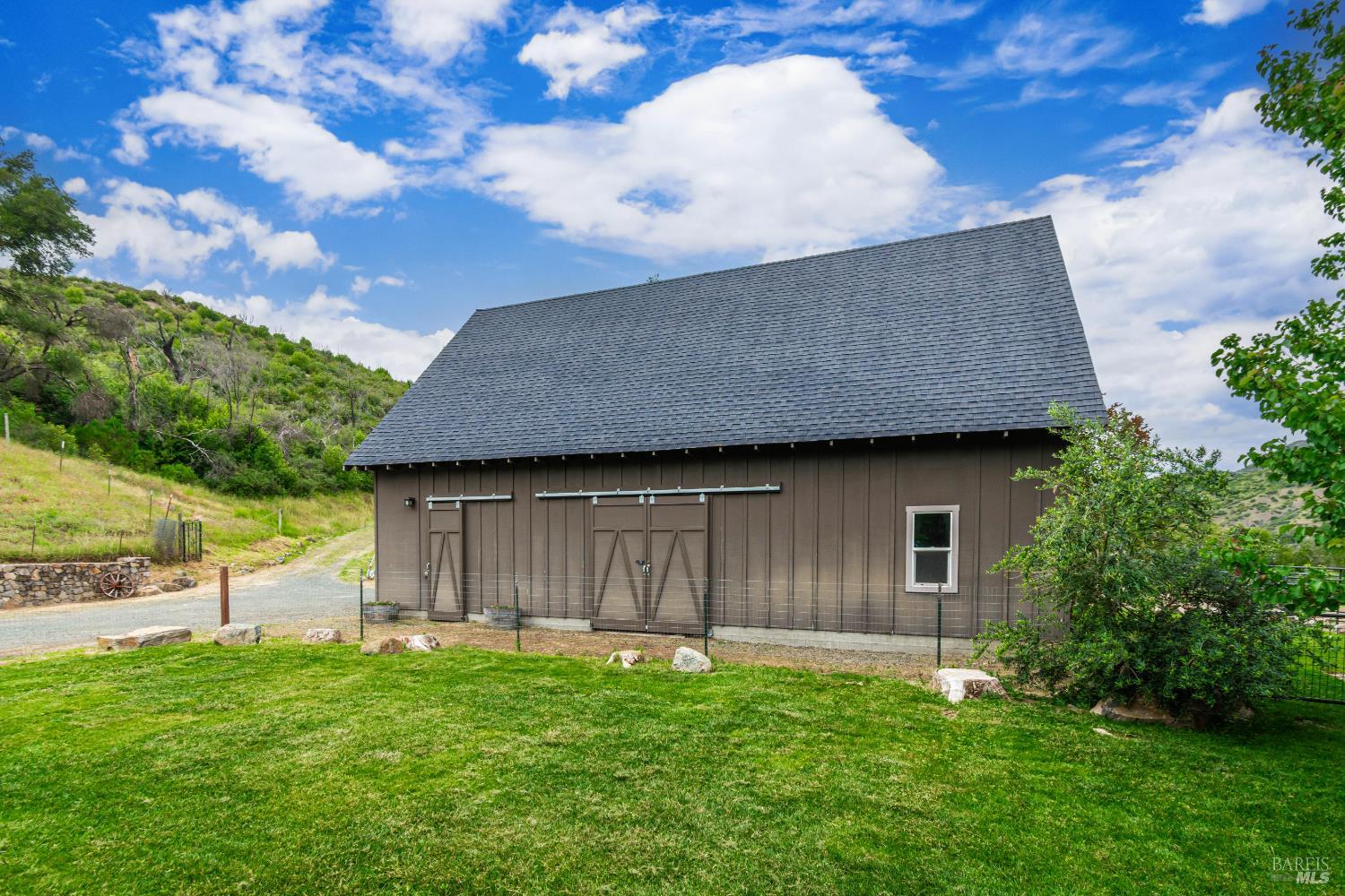 Property photo 37