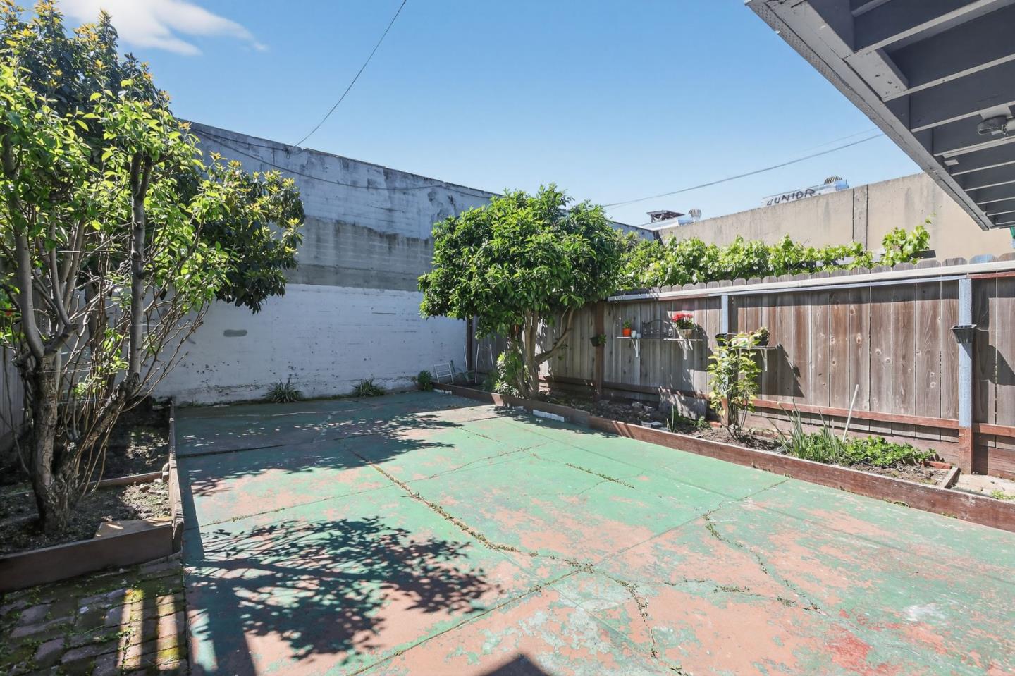 Property photo 33