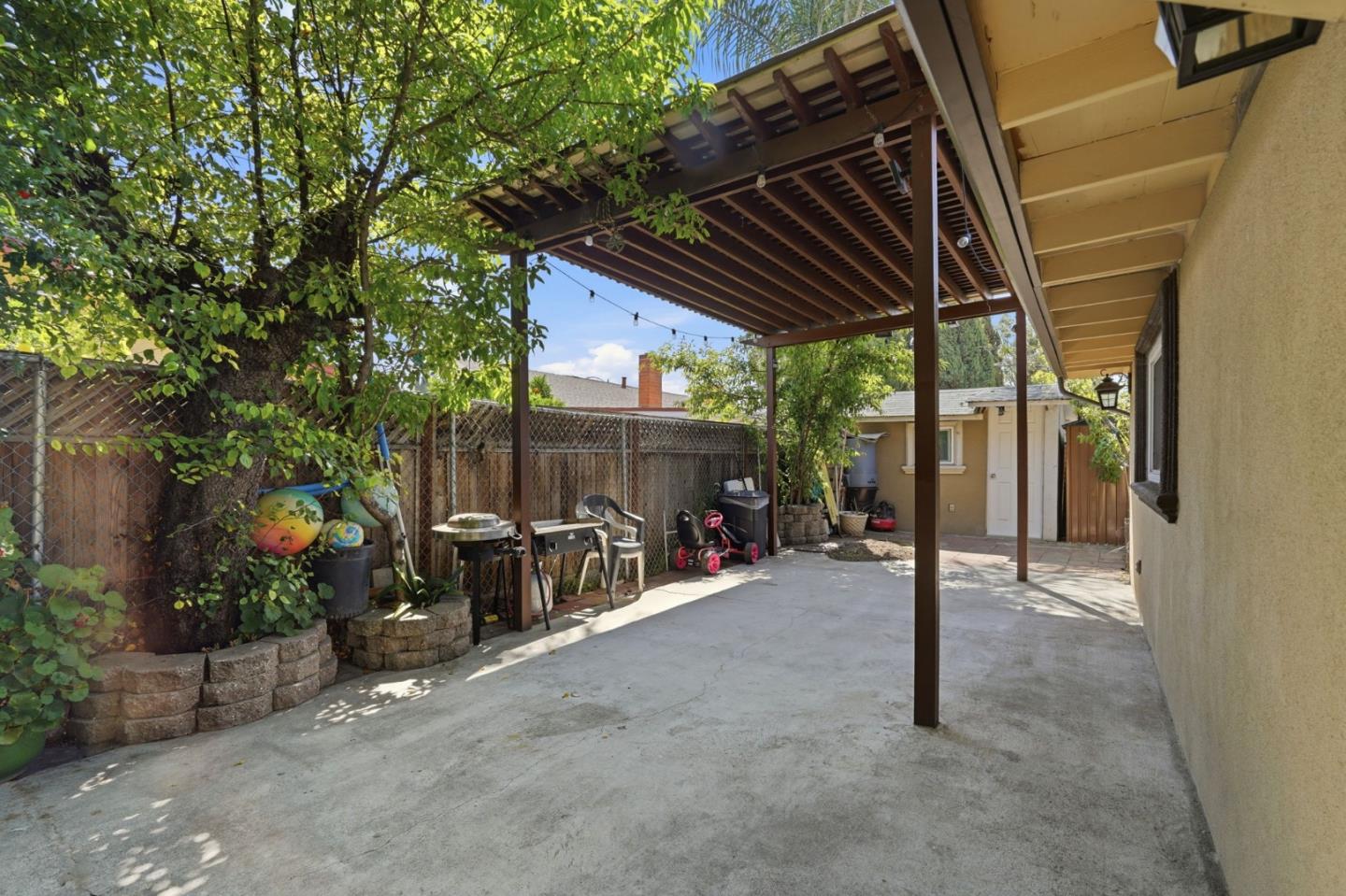 Property photo 44