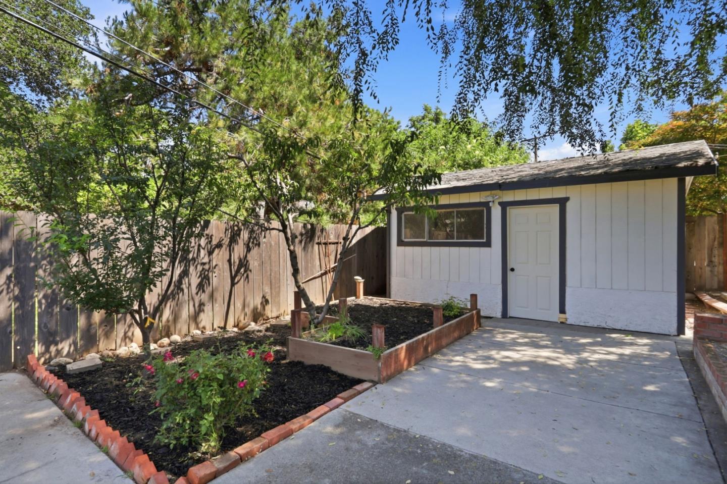 Property photo 44