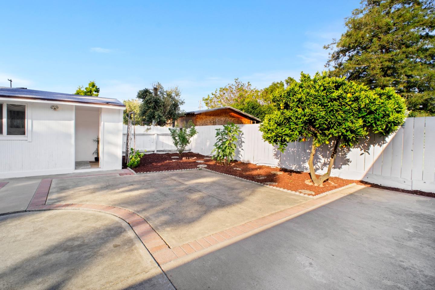 Property photo 44