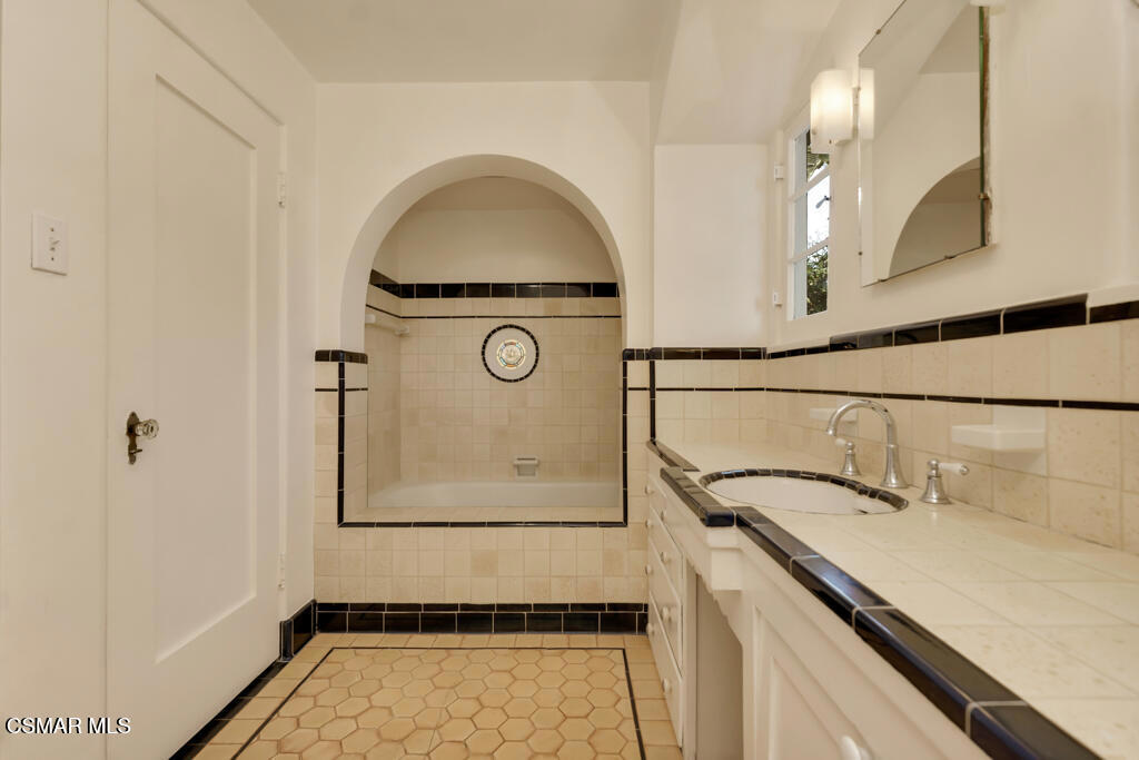 Property photo 43