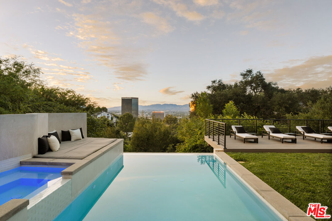 Property photo 37