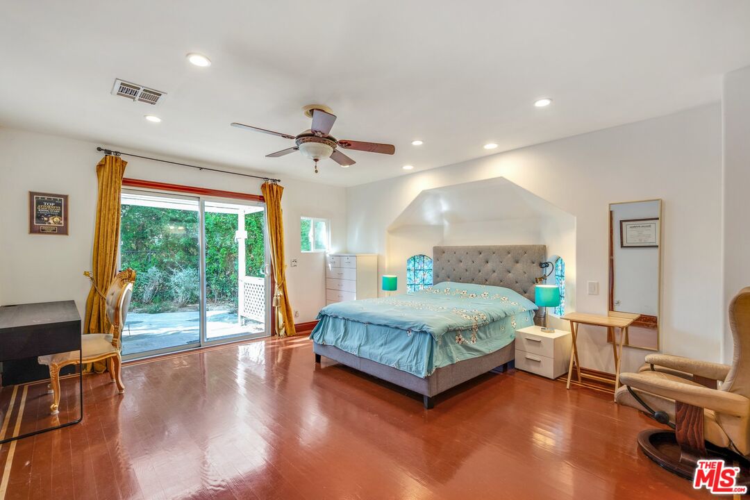 Property photo 44