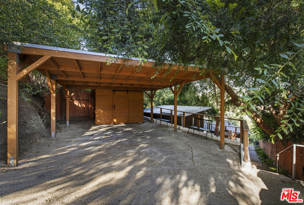 Property photo 35
