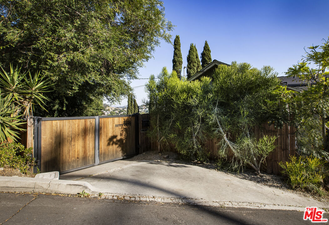 Property photo 37