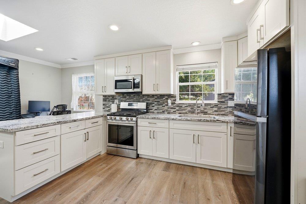 Property photo 35
