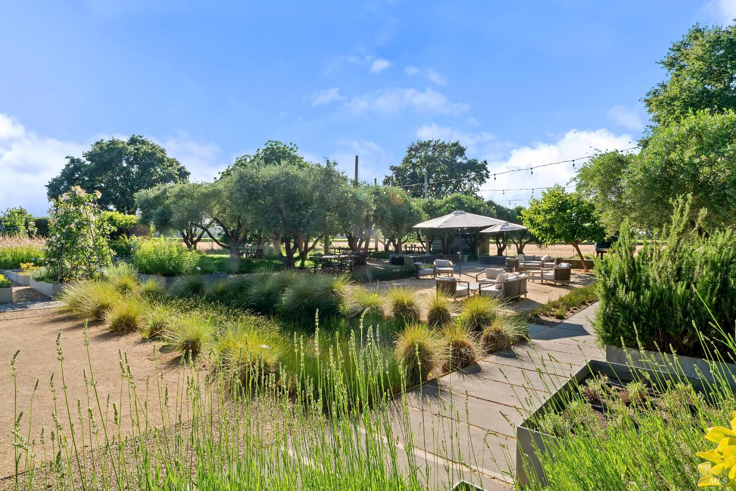 Property photo 38