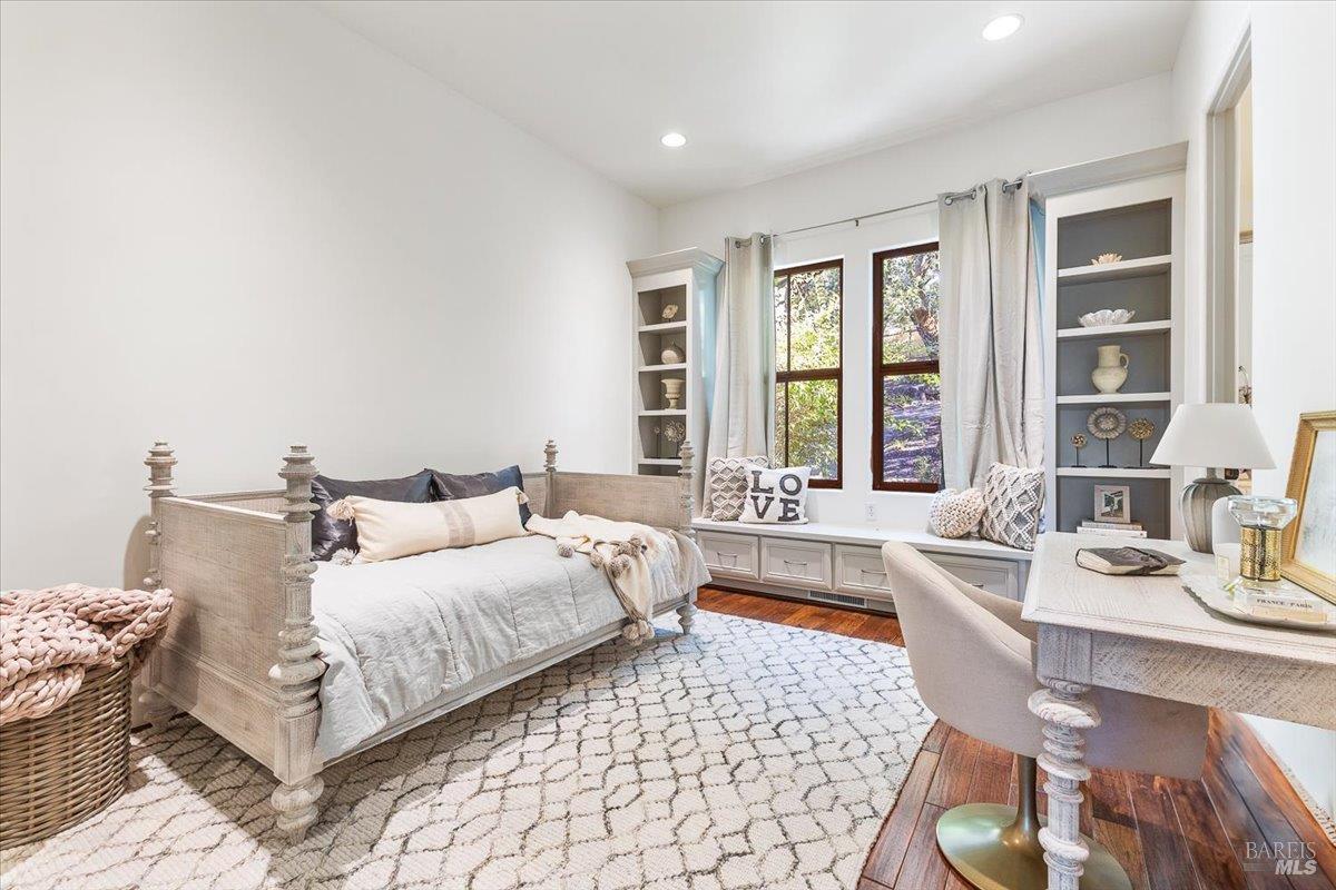 Property photo 37