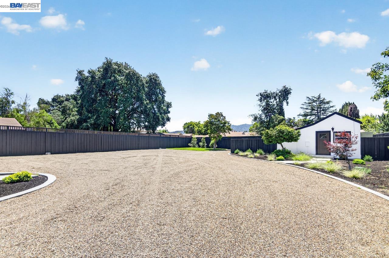 Property photo 38