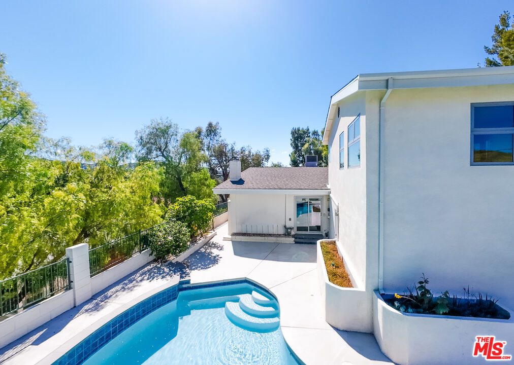 Property photo 38