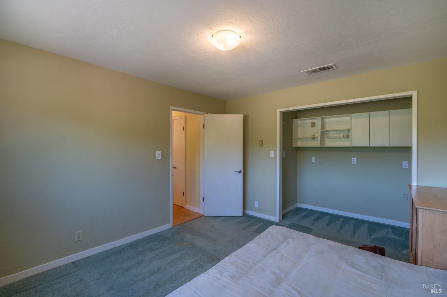 Property photo 37